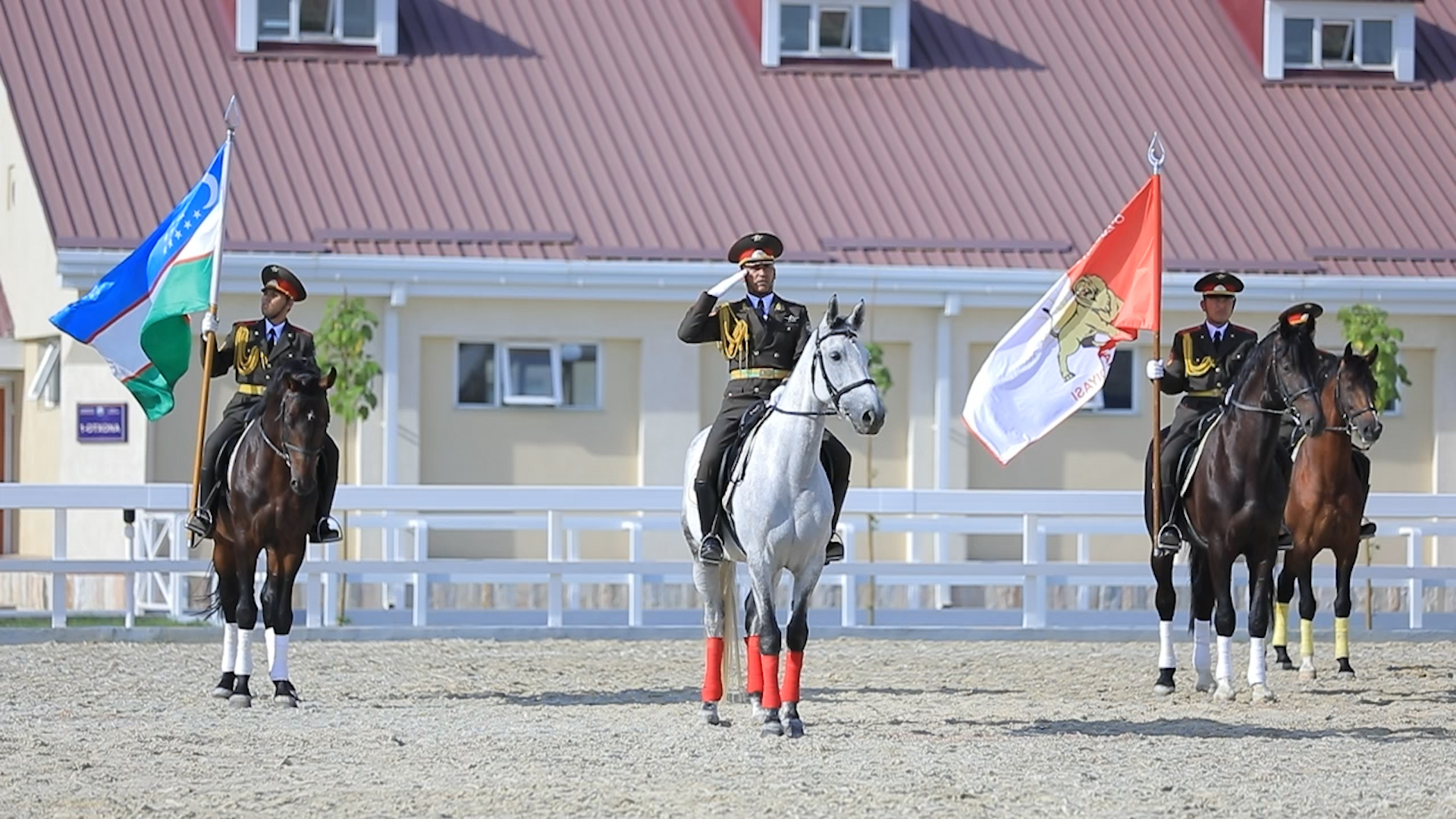 塔什干尤科里奇尔奇克区国民卫队骑兵中队基地 - 4