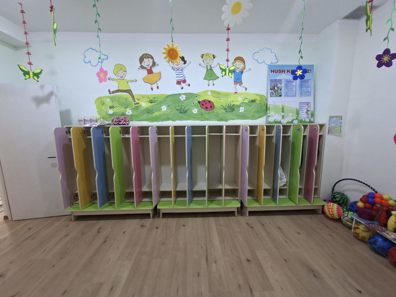 120名儿童的新建筑