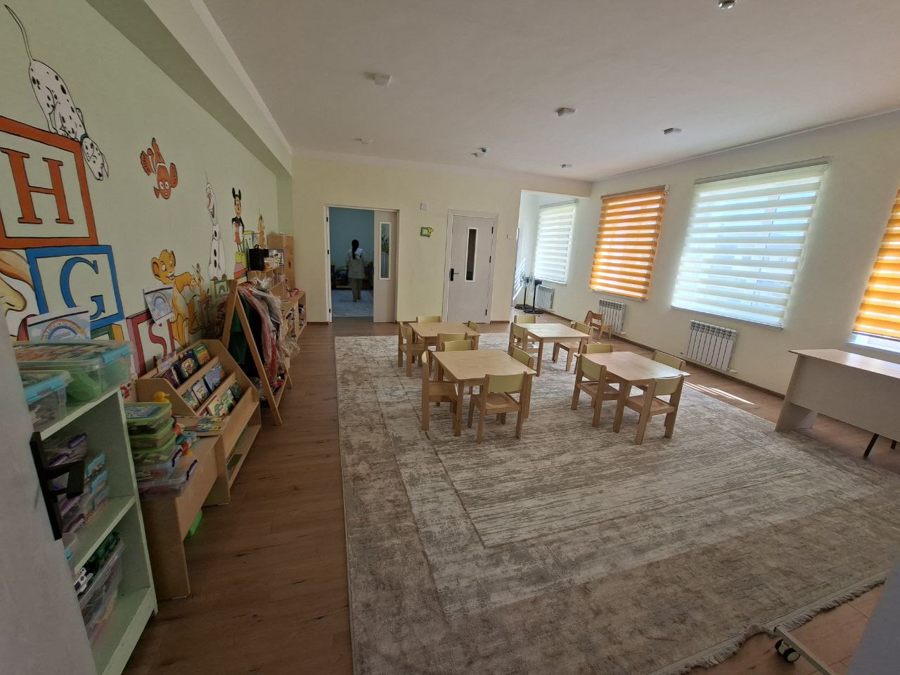 120名儿童的新建筑